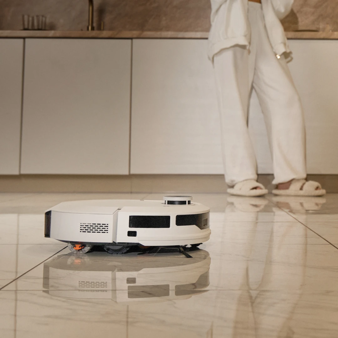 Робот-пылесос Wollmer F700 Luna cо станцией самоочистки