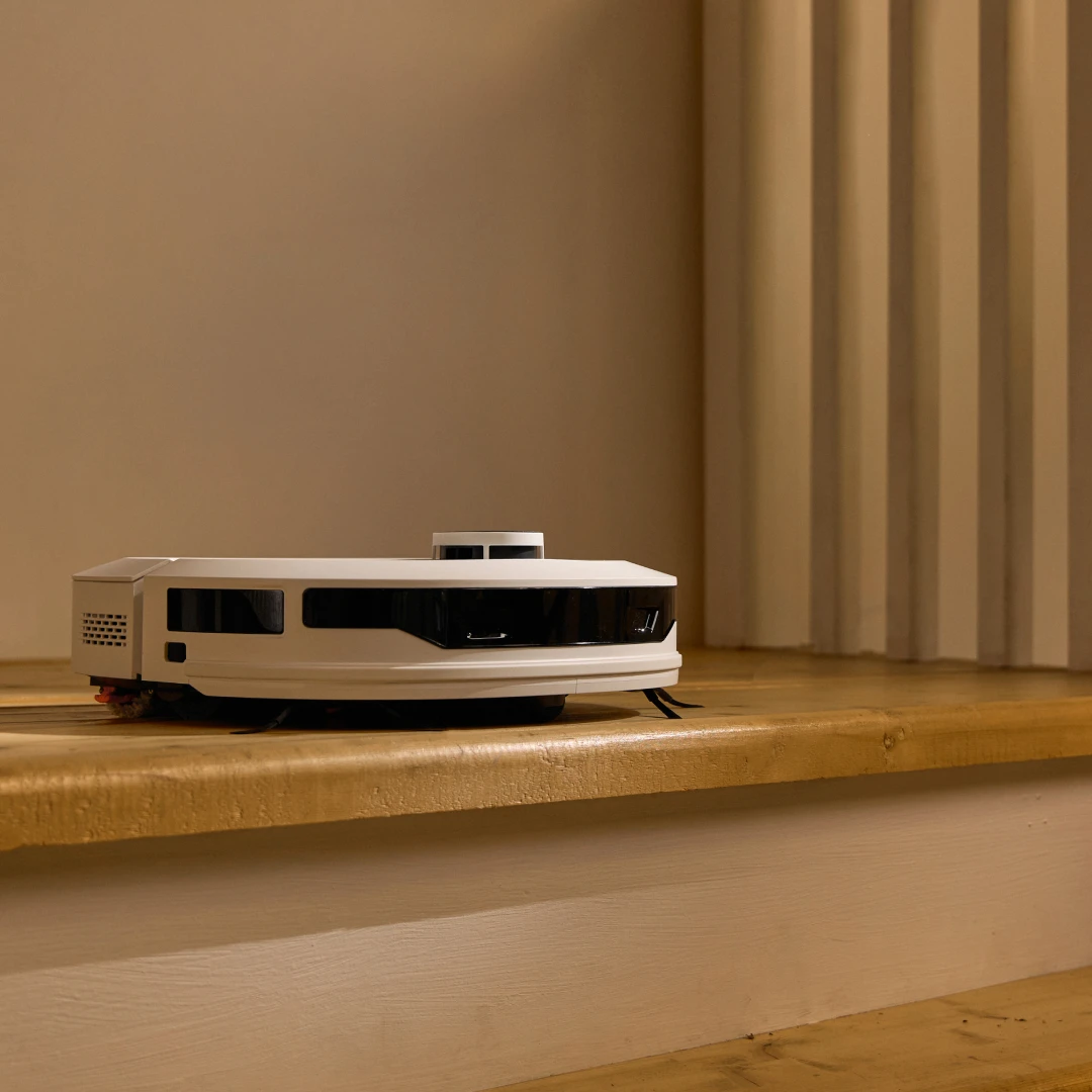 Робот-пылесос Wollmer F700 Luna cо станцией самоочистки